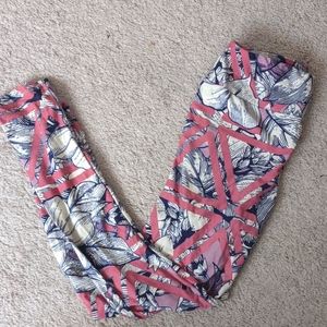 3/20 Lularoe OS Leggings